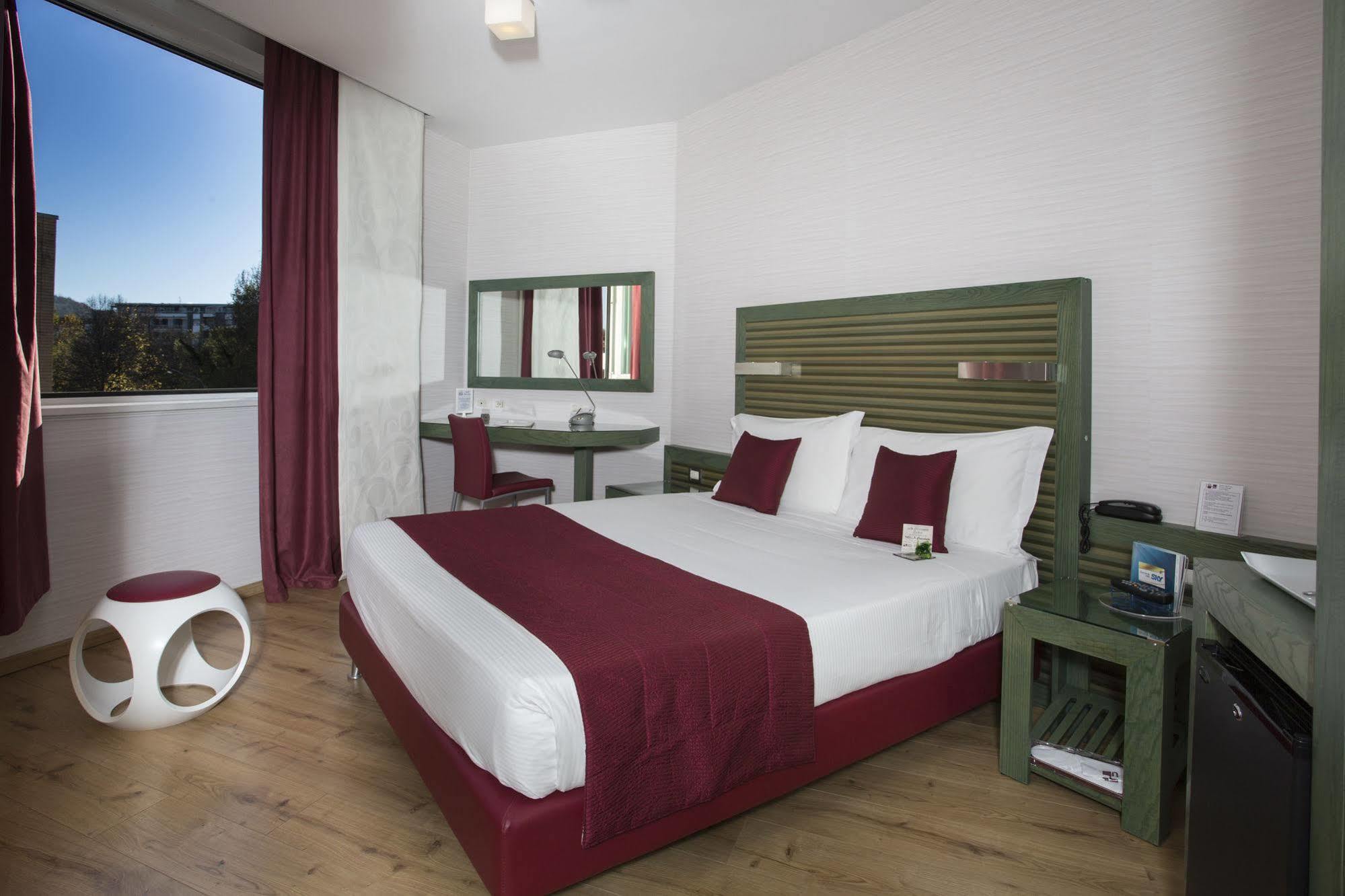 Best Western Ivrea Crystal Palace Banchette D'Ivrea ภายนอก รูปภาพ
