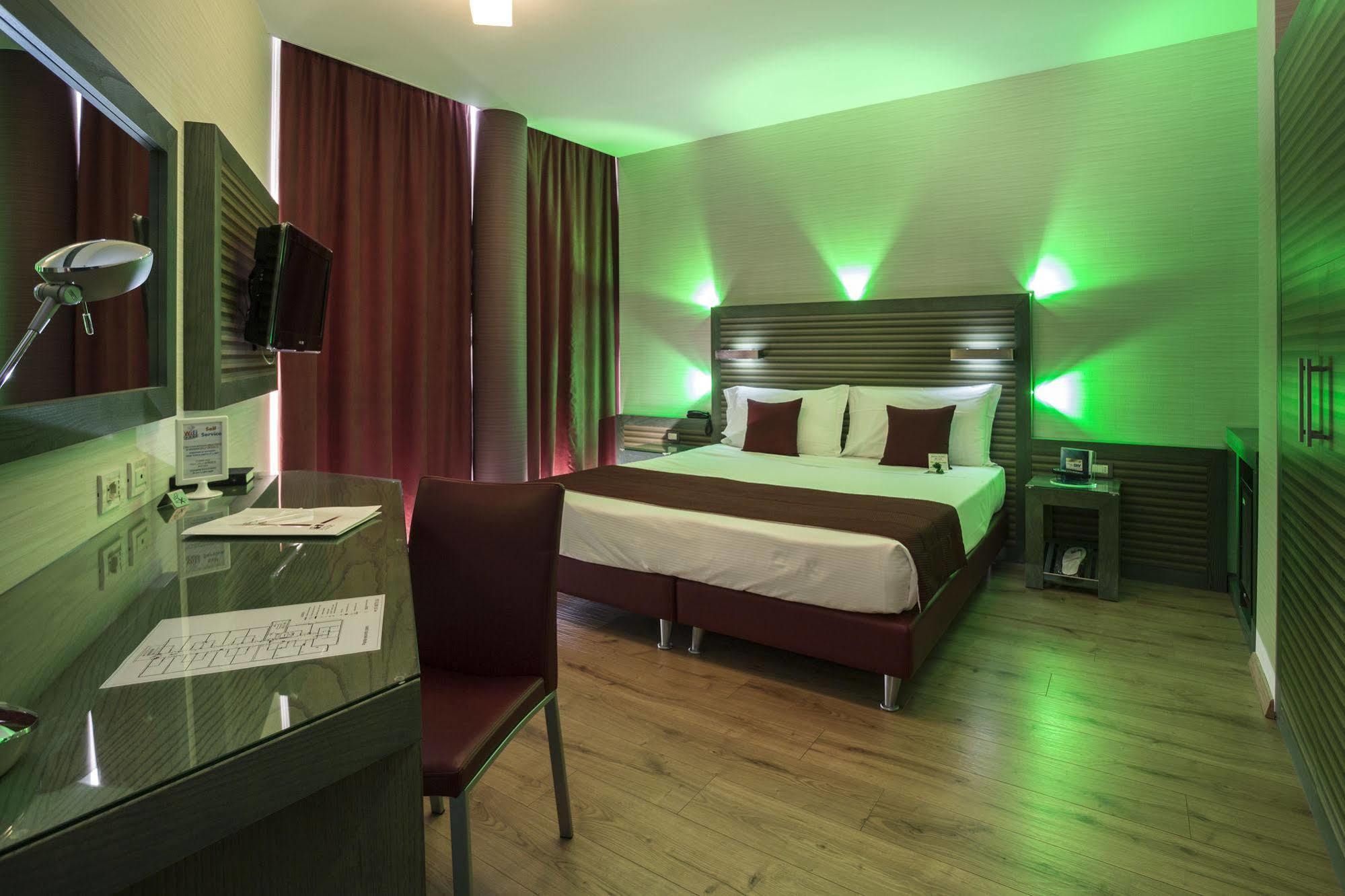 Best Western Ivrea Crystal Palace Banchette D'Ivrea ภายนอก รูปภาพ