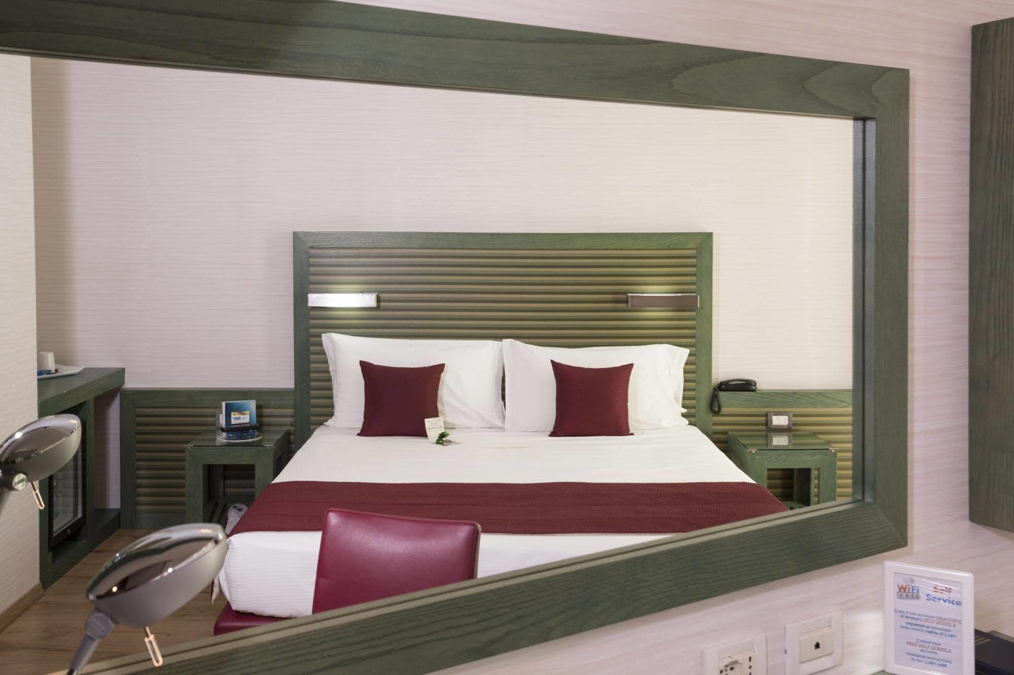 Best Western Ivrea Crystal Palace Banchette D'Ivrea ภายนอก รูปภาพ