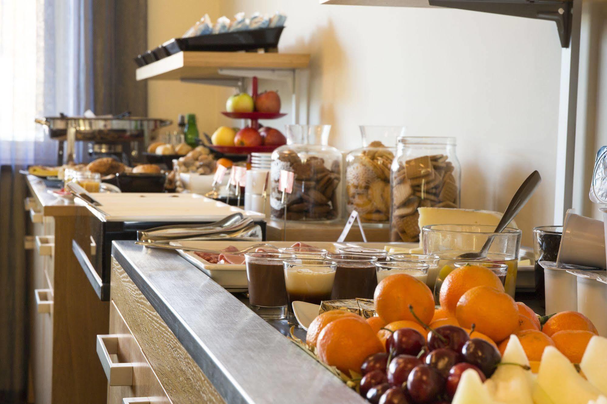 Best Western Ivrea Crystal Palace Banchette D'Ivrea ภายนอก รูปภาพ