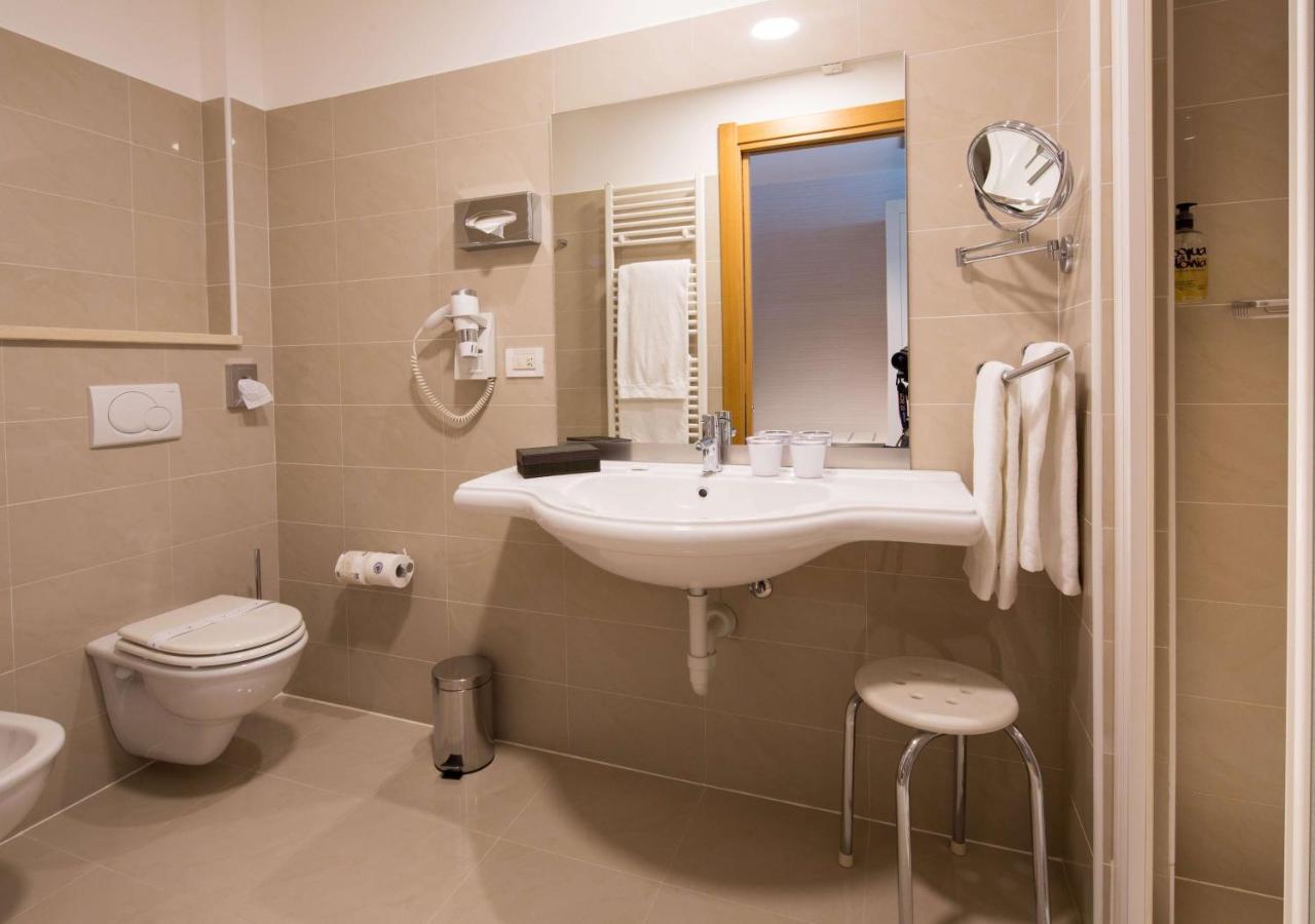 Best Western Ivrea Crystal Palace Banchette D'Ivrea ภายนอก รูปภาพ